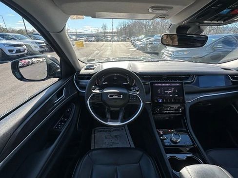 Used 2022 Jeep Grand Cherokee Limited 4xe image 16