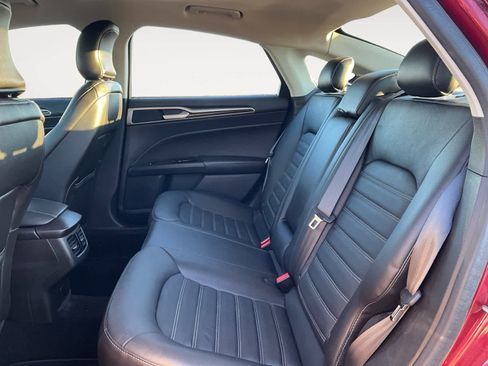 Used 2016 Ford Fusion SE w/ Equipment Group 202A image 15