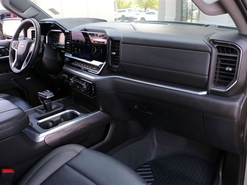 Used 2025 Chevrolet Silverado 1500 LTZ w/ LTZ Premium Package AWD/4WD image 41