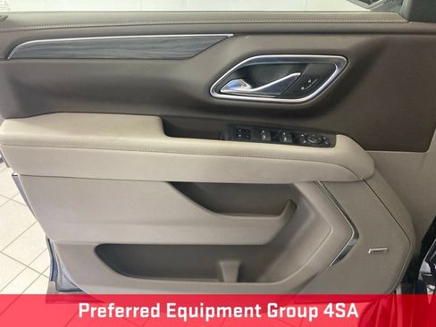 Used 2024 GMC Yukon SLT w/ SLT Luxury Package AWD/4WD image 12