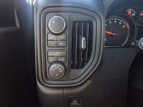 Used 2024 Chevrolet Silverado 1500 Custom image 13