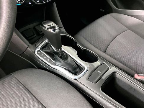 Used 2018 Chevrolet Cruze LT w/ Sun And Sound Package FWD image 14