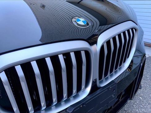 Used 2024 BMW X5 xDrive40i w/ M Sport Package AWD/4WD image 31