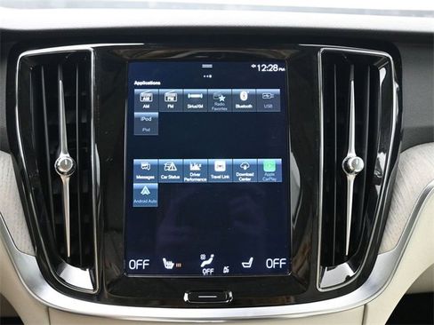 Used 2022 Volvo V60 T5 Cross Country w/ Advanced Package image 17