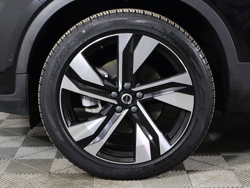 Used 2023 Volvo XC40 B5 Plus w/ Protection Package Premier image 25