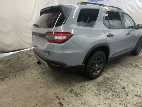 Used 2024 Honda Pilot TrailSport image 7