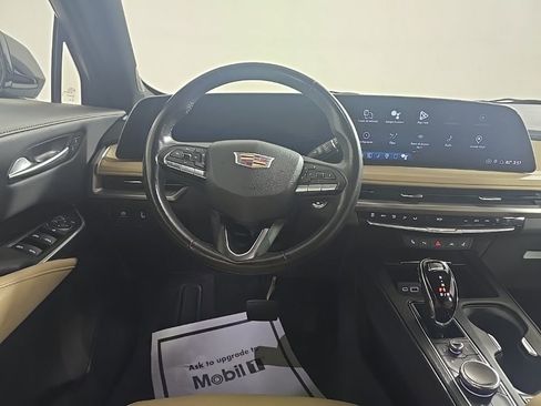 Certified 2024 Cadillac XT4 Luxury w/ Cold Weather Package image 7