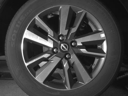 Used 2025 Nissan Versa SV FWD image 15