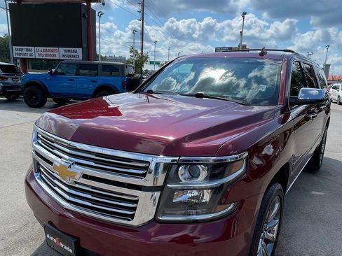 Used 2019 Chevrolet Suburban Premier image 4