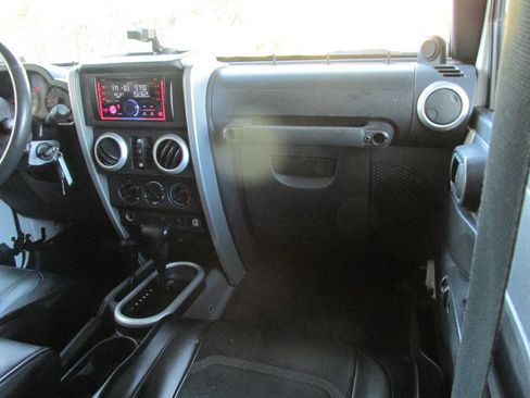 Used 2008 Jeep Wrangler Unlimited X image 14