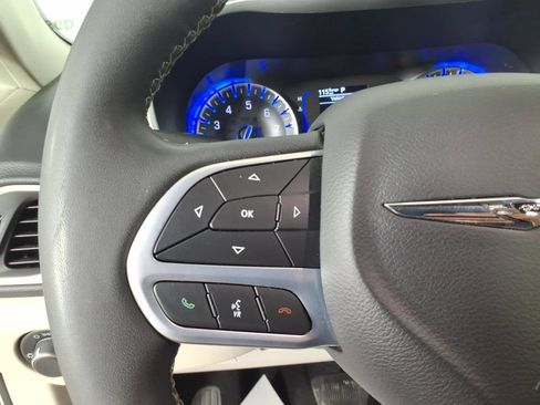 Used 2023 Chrysler Voyager LX FWD image 15