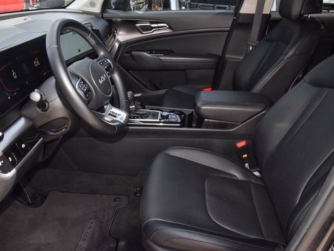 Used 2023 Kia Sportage EX image 13