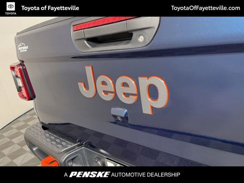 Used 2025 Jeep Gladiator Mojave image 12