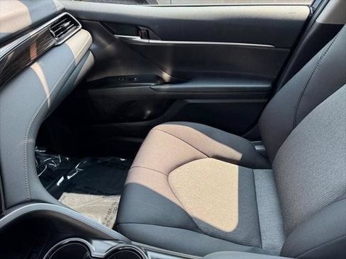 Used 2019 Toyota Camry LE FWD image 62