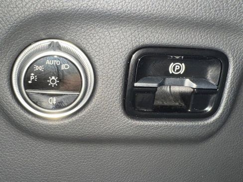Used 2023 Mercedes-Benz EQS 580 4MATIC SUV image 31