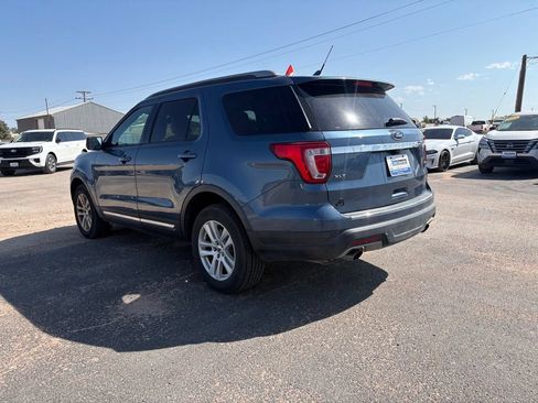 Used 2018 Ford Explorer XLT w/ Equipment Group 202A AWD/4WD image 4