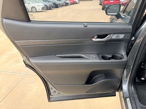 Used 2023 Hyundai Palisade Limited FWD image 26