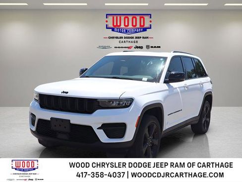 Used 2024 Jeep Grand Cherokee Altitude AWD/4WD image 7