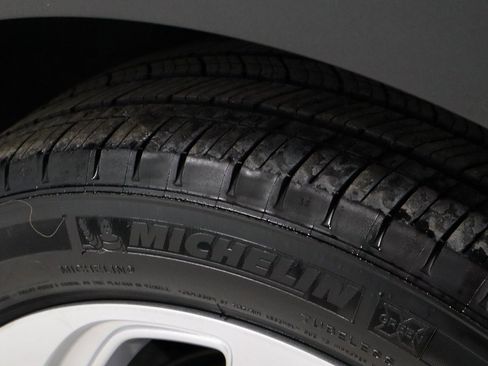 Used 2022 Chevrolet Bolt EUV LT image 19