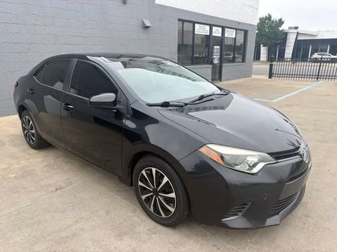 Used 2015 Toyota Corolla LE FWD image 4