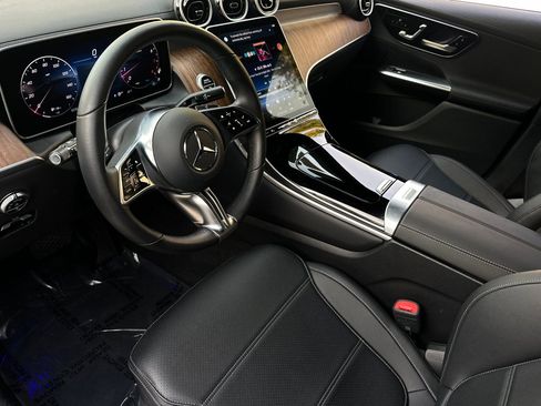 Certified 2025 Mercedes-Benz GLC 300 4MATIC image 9