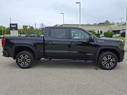 Used 2023 GMC Sierra 1500 AT4 w/ Technology Package AWD/4WD image 26