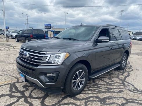 Used 2020 Ford Expedition XLT w/ Equipment Group 202A AWD/4WD image 2
