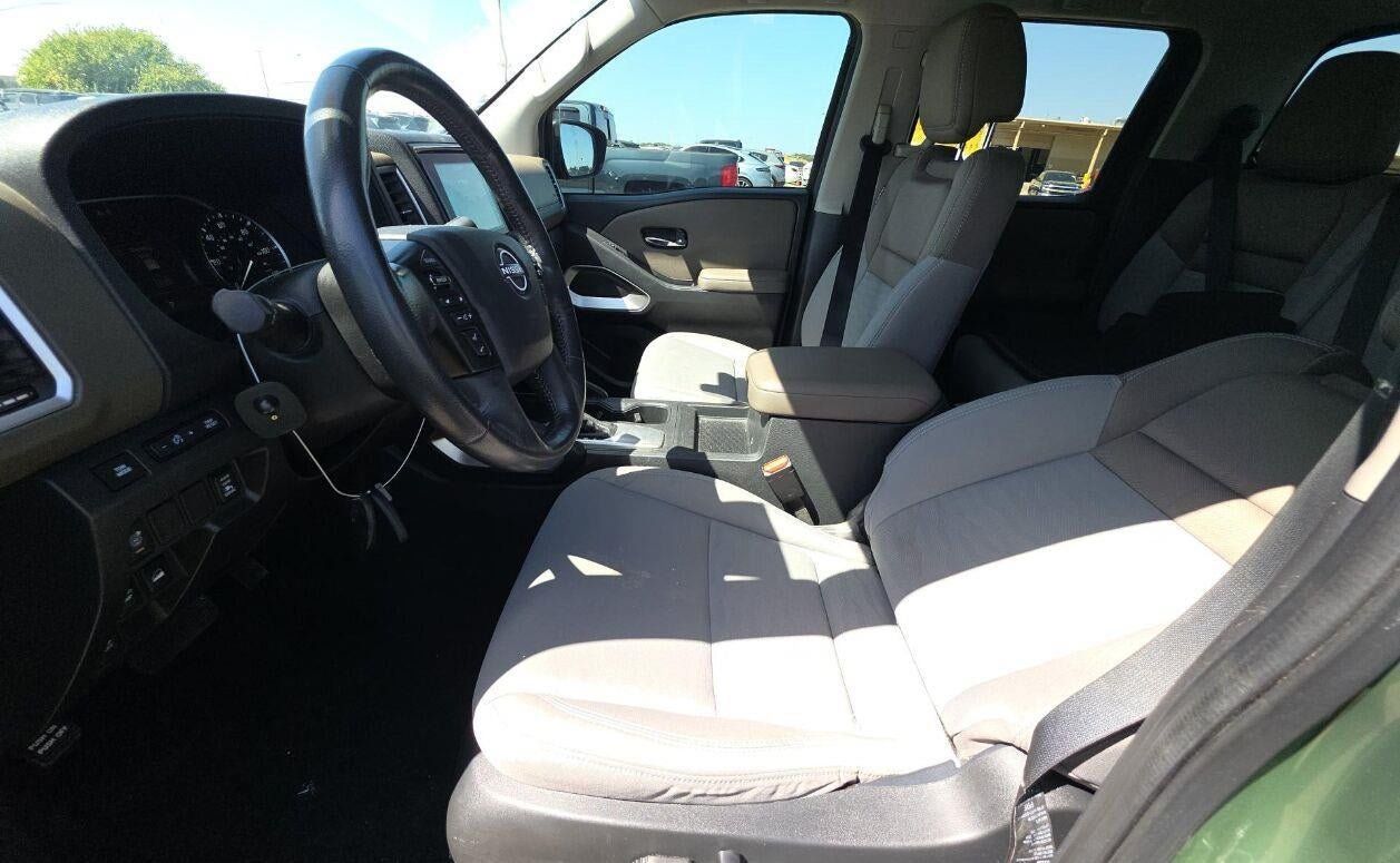 Used 2023 Nissan Frontier SV w/ SV Convenience Package AWD/4WD image 6