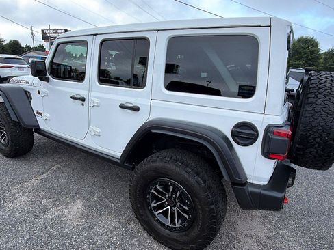 Used 2024 Jeep Wrangler Unlimited Rubicon w/ XTREMEE 35" Tire Package AWD/4WD image 10