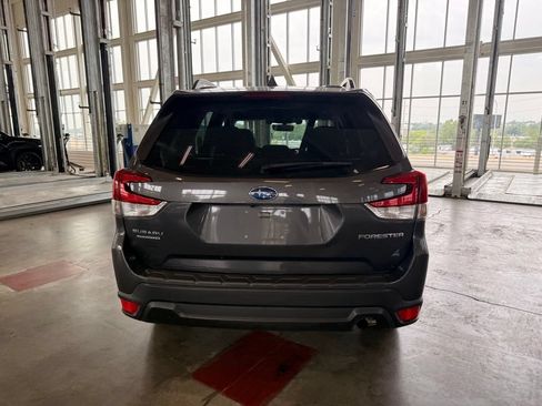 Certified 2021 Subaru Forester Premium w/ Popular Package #1 AWD/4WD image 4
