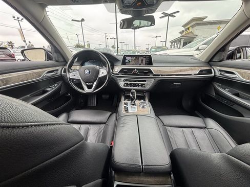 Used 2020 BMW 740i RWD image 22
