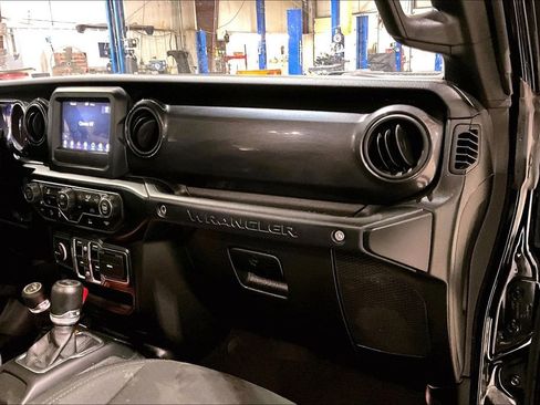 Used 2021 Jeep Wrangler Unlimited Sport image 12