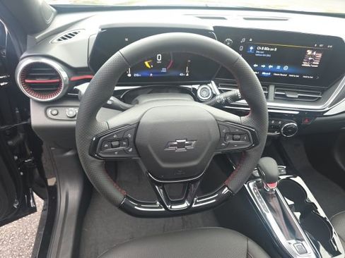 New 2026 Chevrolet Trax RS w/ Sunroof Package FWD image 18