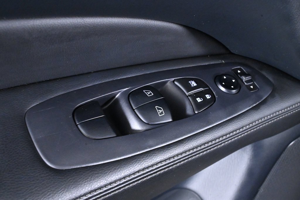 Used 2020 Nissan Pathfinder Platinum AWD/4WD image 28