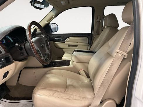 Used 2011 GMC Yukon XL Denali AWD/4WD image 11