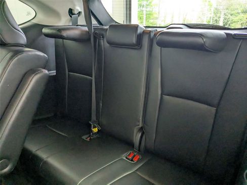 Certified 2021 Toyota Highlander XLE image 37