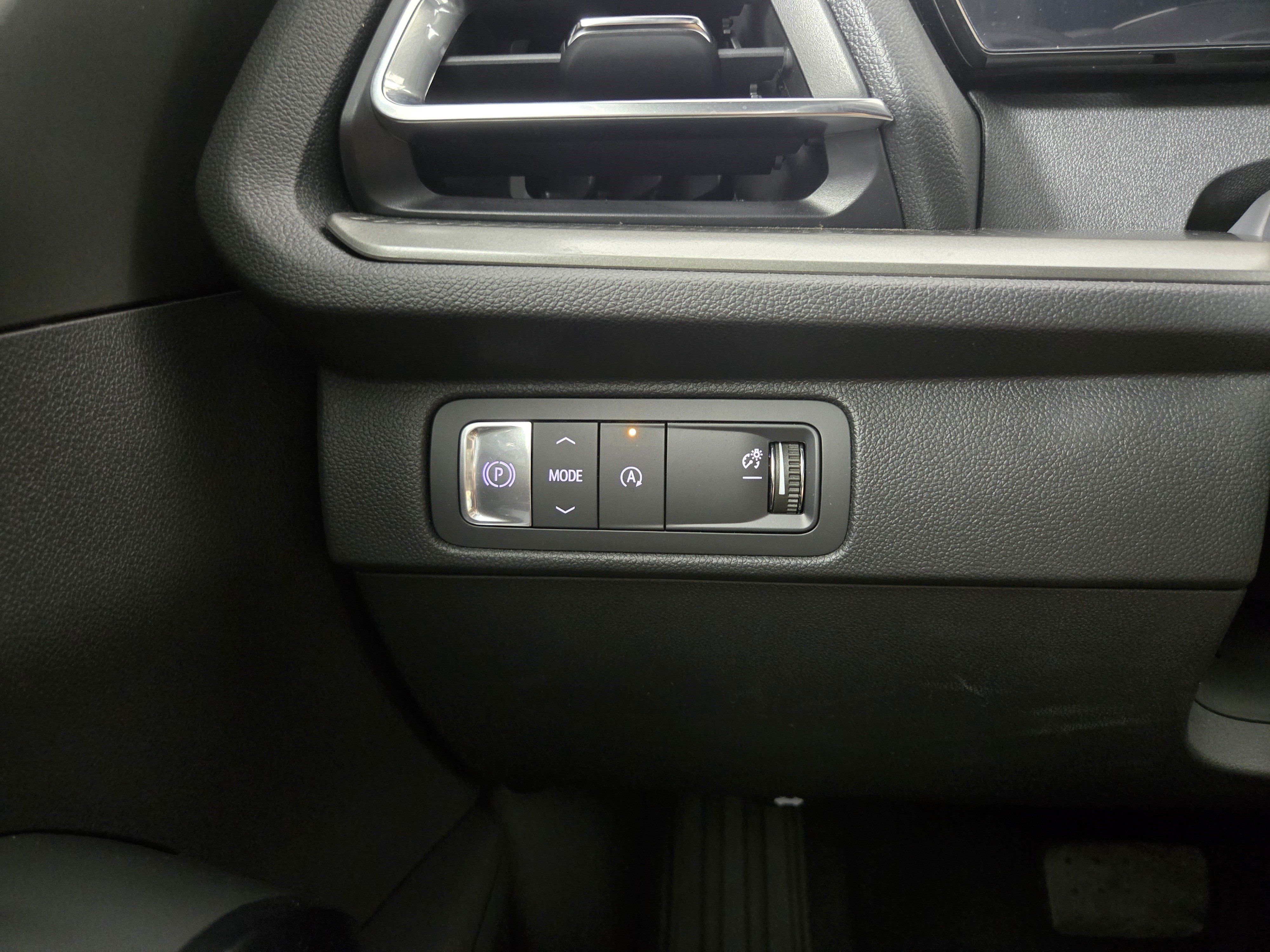 Certified 2024 Chevrolet Traverse LS FWD image 31