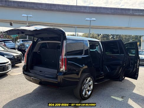 Used 2019 Cadillac Escalade Luxury AWD/4WD image 28