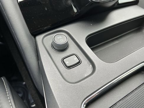 Certified 2025 Acura MDX SH-AWD w/ Technology Package image 19