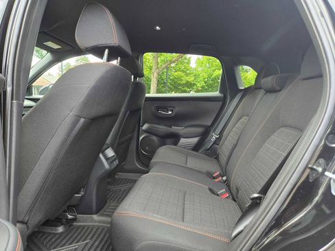 Used 2025 Honda HR-V Sport image 16