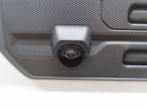 Used 2025 Chevrolet Silverado 2500 ZR2 w/ Technology Package image 50