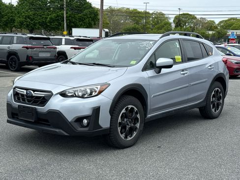 Certified 2022 Subaru Crosstrek 2.0i Premium w/ Moonroof Package AWD/4WD image 2