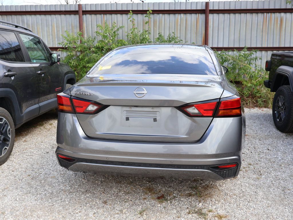 Used 2023 Nissan Altima 2.5 S FWD image 8