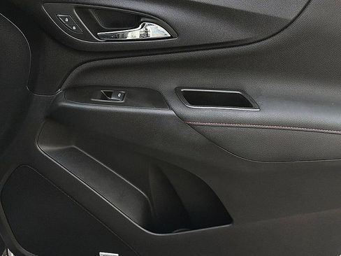 Used 2022 Chevrolet Equinox RS w/ RS Leather Package FWD image 26