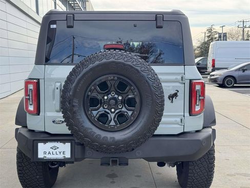 Used 2023 Ford Bronco Wildtrak image 5