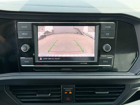 Used 2023 Volkswagen Jetta SE FWD image 31
