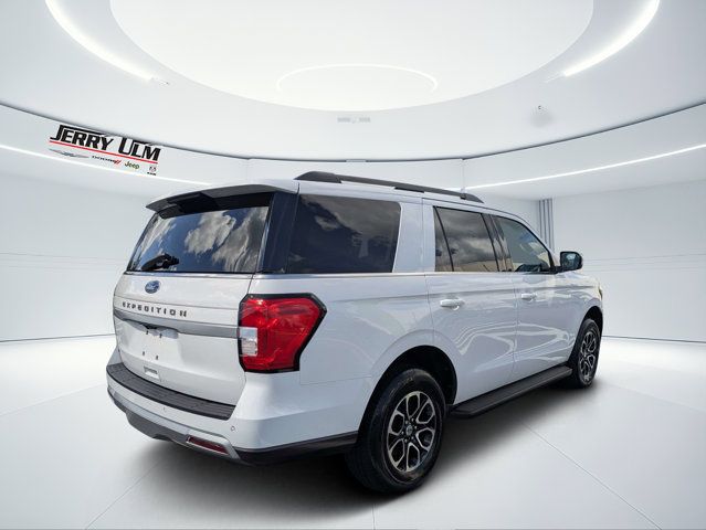 Used 2024 Ford Expedition XLT AWD/4WD image 3