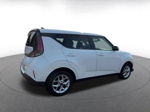 Used 2025 Kia Soul LX w/ LX Technology Package FWD image 14