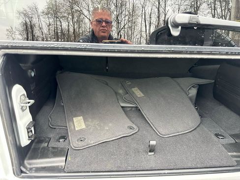 Used 2025 Jeep Wrangler Sahara image 14