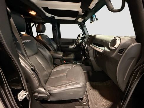 Used 2017 Jeep Wrangler Unlimited Rubicon image 25